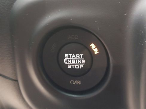 Certified 2023 Jeep Gladiator Sport S image 22