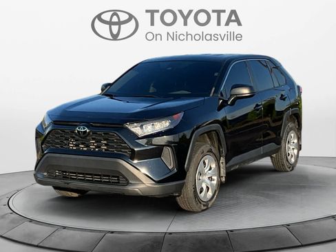 Used 2022 Toyota RAV4 LE image 1