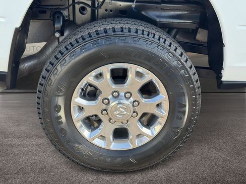 Used 2024 RAM 2500 Laramie AWD/4WD image 7