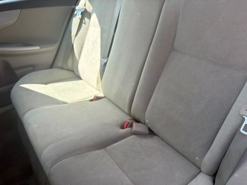 Used 2013 Toyota Corolla LE FWD image 19
