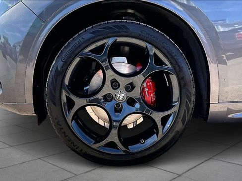 Used 2024 Alfa Romeo Stelvio Ti w/ Performance Driving Package image 11