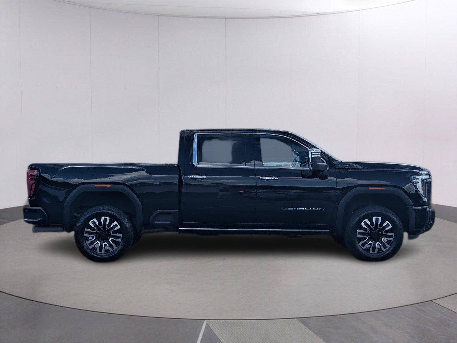 Certified 2024 GMC Sierra 2500 Denali Ultimate AWD/4WD image 8