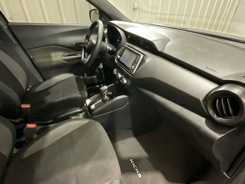 Used 2020 Nissan Kicks S image 14