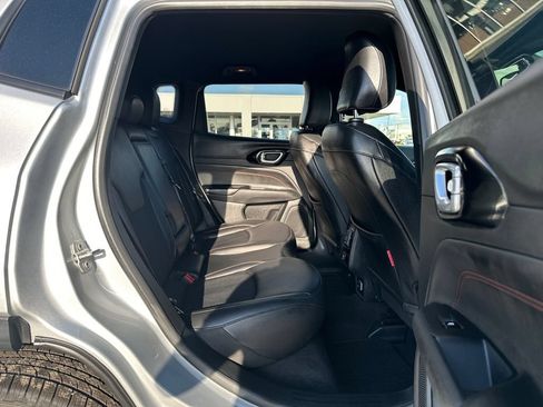 Used 2025 Jeep Compass Trailhawk AWD/4WD image 16