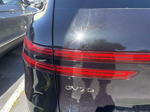 Used 2022 Genesis GV70 3.5T Sport AWD/4WD image 14