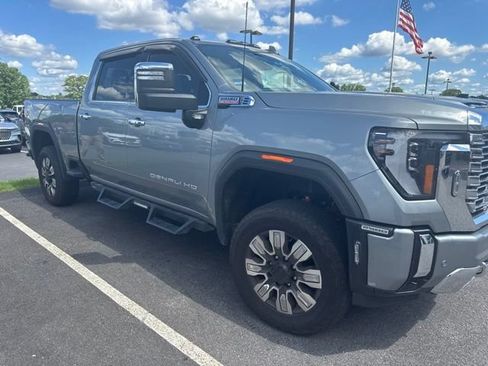 Used 2024 GMC Sierra 2500 Denali w/ Denali Reserve Package AWD/4WD image 2
