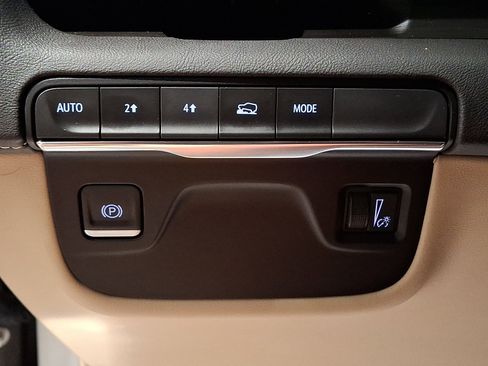 Certified 2023 Cadillac Escalade Premium Luxury AWD/4WD image 32