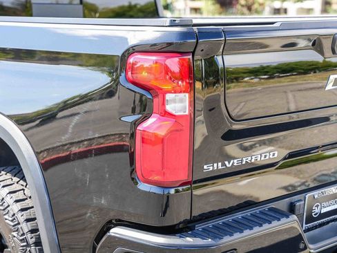 Used 2023 Chevrolet Silverado 1500 ZR2 w/ Technology Package AWD/4WD image 11