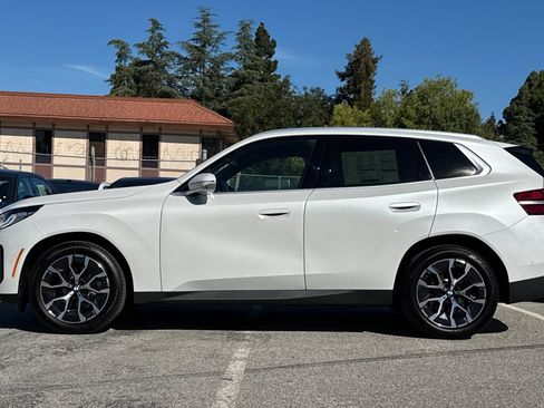 Used 2026 BMW X3 xDrive30i w/ Premium Package AWD/4WD image 2