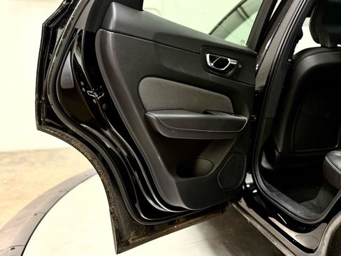 Used 2020 Volvo XC60 T8 R-Design AWD/4WD image 15