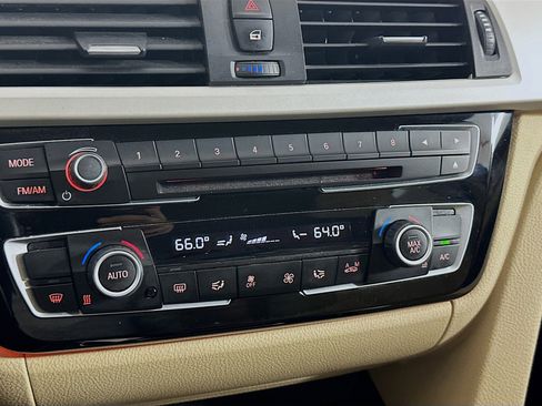 Used 2018 BMW 320i Sedan image 22