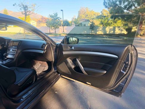 Used 2011 INFINITI G37 Journey w/ Premium Pkg image 28