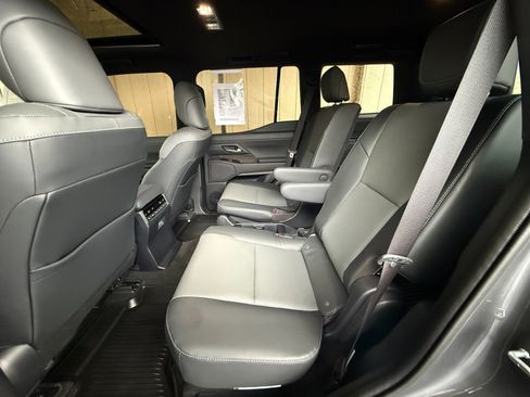 Used 2025 Lexus GX 550 w/ Accessory Package (2T) AWD/4WD image 24