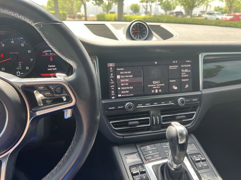 Used 2019 Porsche Macan image 18