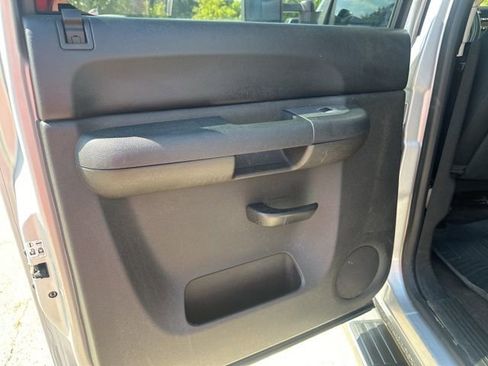 Used 2013 Chevrolet Silverado 2500 LT w/ Texas Edition image 17