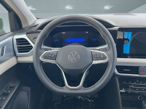 New 2026 Volkswagen Taos SE image 16