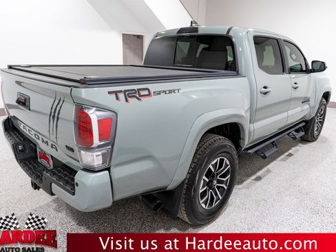 Used 2022 Toyota Tacoma TRD Sport w/ Technology Package RWD image 5