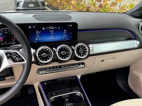 New 2026 Mercedes-Benz GLB 250 4MATIC image 7