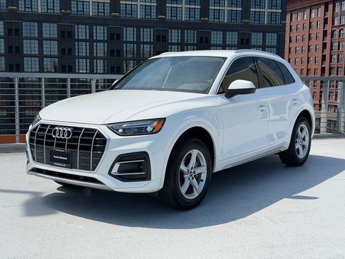 Used 2021 Audi Q5 2.0T Premium w/ Convenience Package AWD/4WD image 1