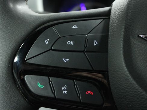 Used 2022 Chrysler Pacifica Touring-L w/ Uconnect Theater Family Group FWD image 22