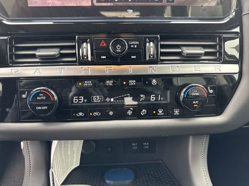 New 2026 Nissan Pathfinder SL image 16