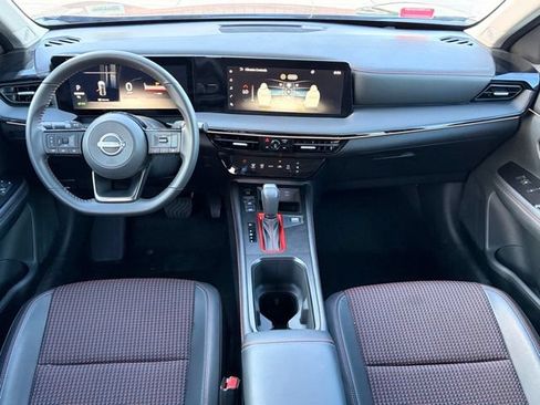 Used 2025 Nissan Kicks SR FWD image 14
