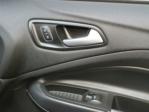 Used 2018 Ford Escape SE AWD/4WD image 9