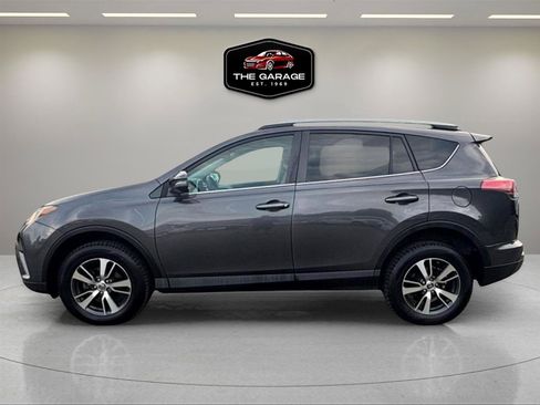 Used 2016 Toyota RAV4 XLE w/ Convenience Package AWD/4WD image 2