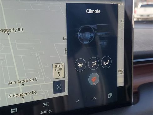 Certified 2023 Lincoln Nautilus Reserve image 23