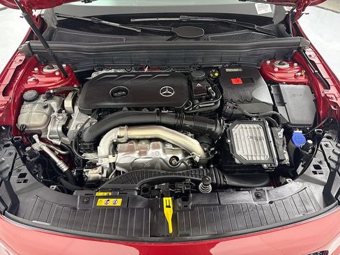 Used 2024 Mercedes-Benz GLB 250 image 30