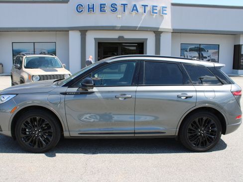 Used 2025 Lincoln Corsair Grand Touring w/ Equipment Group 302A image 1