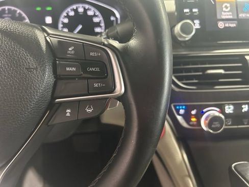 Used 2018 Honda Accord Touring image 27