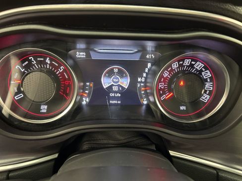 Used 2017 Dodge Challenger R/T image 31