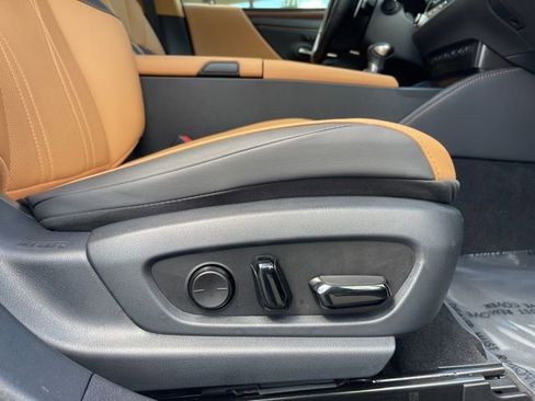Used 2023 Lexus ES 300h Ultra Luxury w/ Accessory Package (Z1) FWD image 36