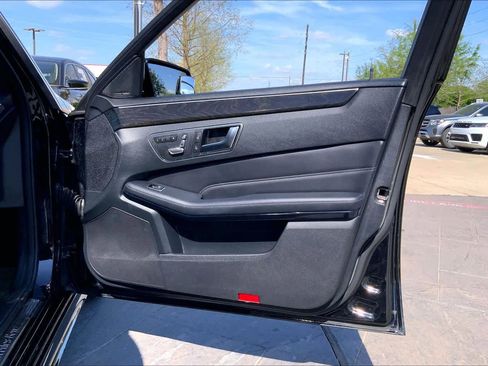 Used 2014 Mercedes-Benz E 350 Sedan image 23