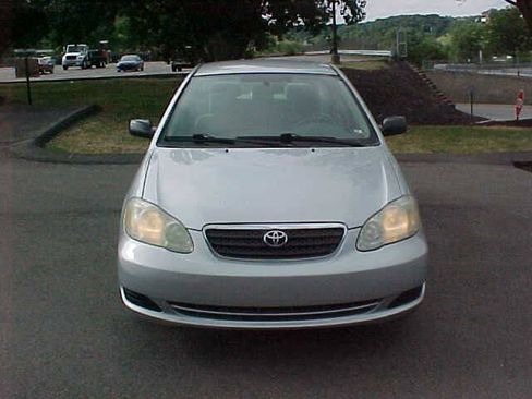 Used 2005 Toyota Corolla LE FWD image 3