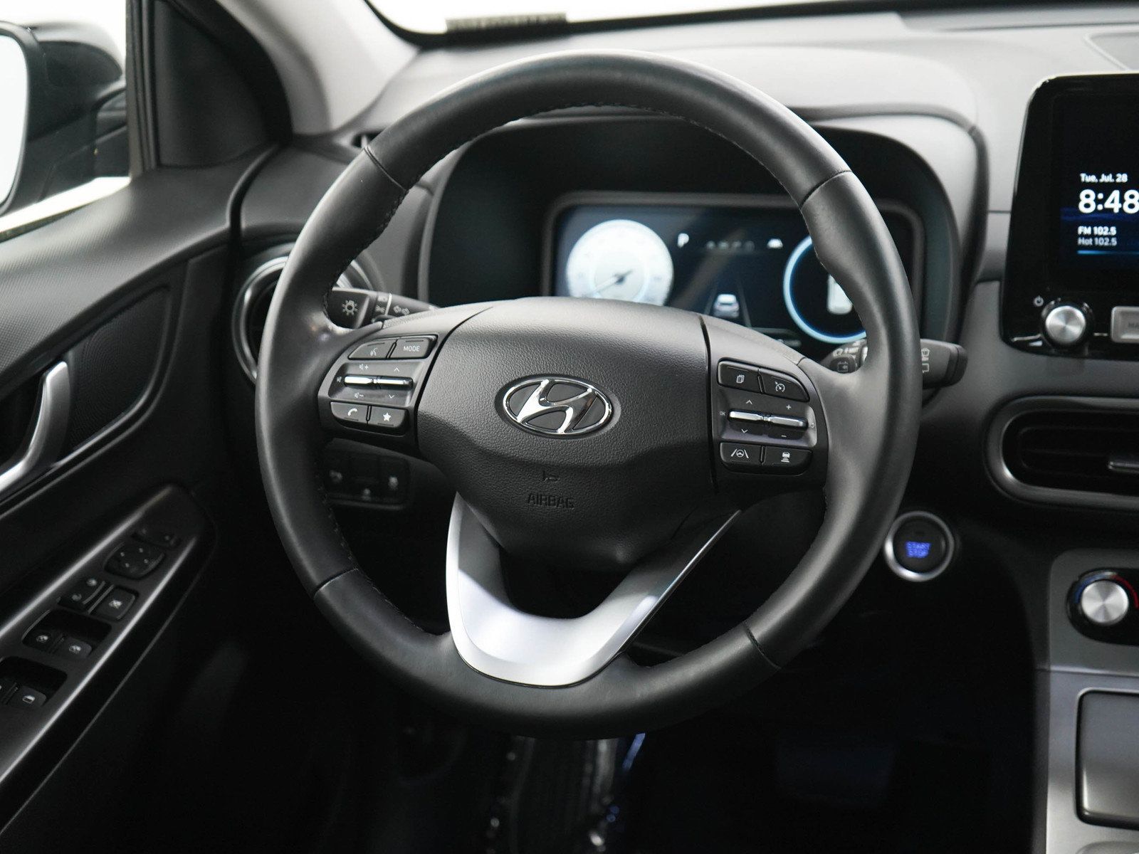 Used 2023 Hyundai Kona Limited FWD image 14