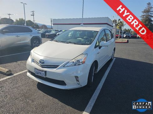 Used 2012 Toyota Prius V Three image 1