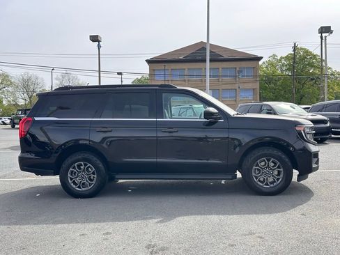 Used 2025 Ford Expedition Active image 10