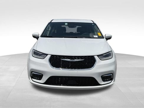 Used 2023 Chrysler Pacifica Touring-L FWD image 22