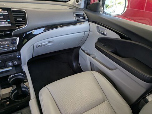 Used 2021 Honda Pilot Elite image 19
