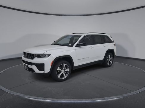 New 2026 Jeep Grand Cherokee Limited w/ Luxury Tech Group II AWD/4WD image 7