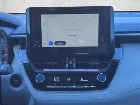 Used 2025 Toyota Corolla Cross LE image 16