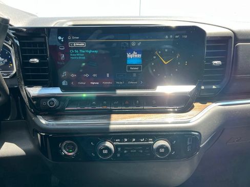 Used 2023 Chevrolet Silverado 1500 RST AWD/4WD image 8