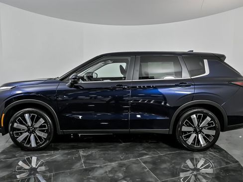 New 2026 Mitsubishi Outlander SE image 6