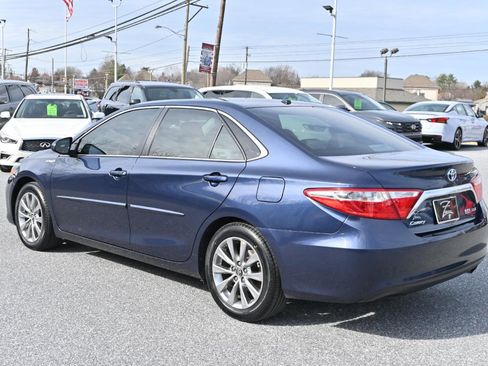 Used 2017 Toyota Camry XLE w/ Moonroof Package image 8