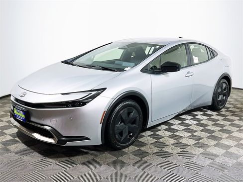 New 2026 Toyota Prius Plug-In Hybrid image 4