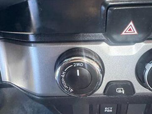 Used 2021 Toyota Tacoma SR5 image 18