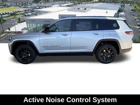 New 2026 Jeep Grand Cherokee L 4WD image 8