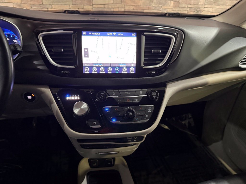 Used 2020 Chrysler Pacifica Touring-L Plus FWD image 19